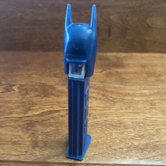 PEZ Vintage Batman Pez Candy Dispenser - Picture 4 of 4
